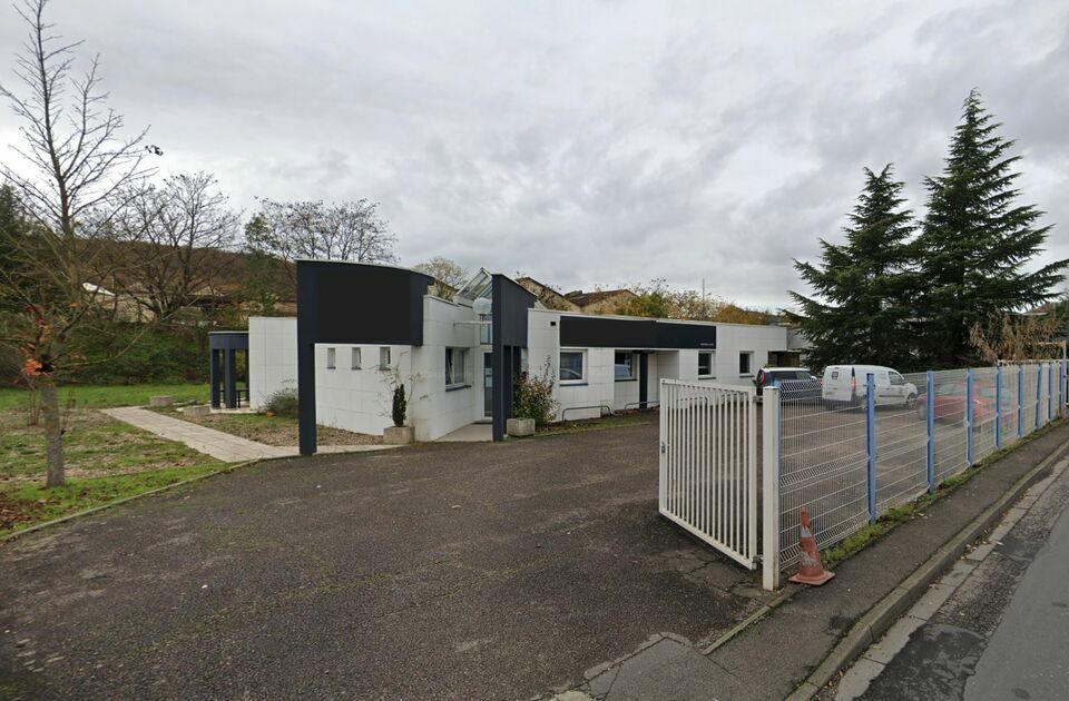 ACTIVITE - ENTREPÔT à Vendre