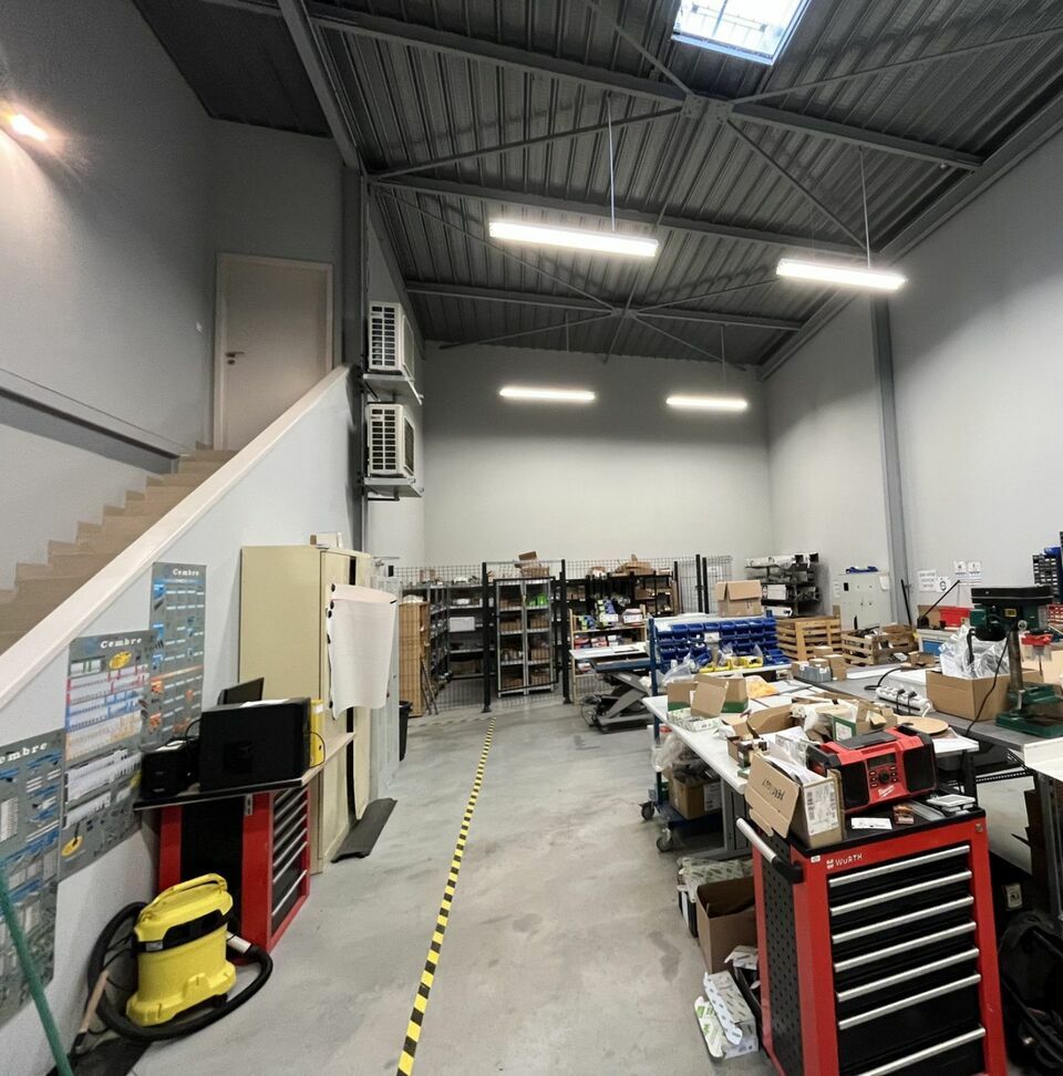 LOCAL D'ACTIVITE - ENTREPÔT à Louer